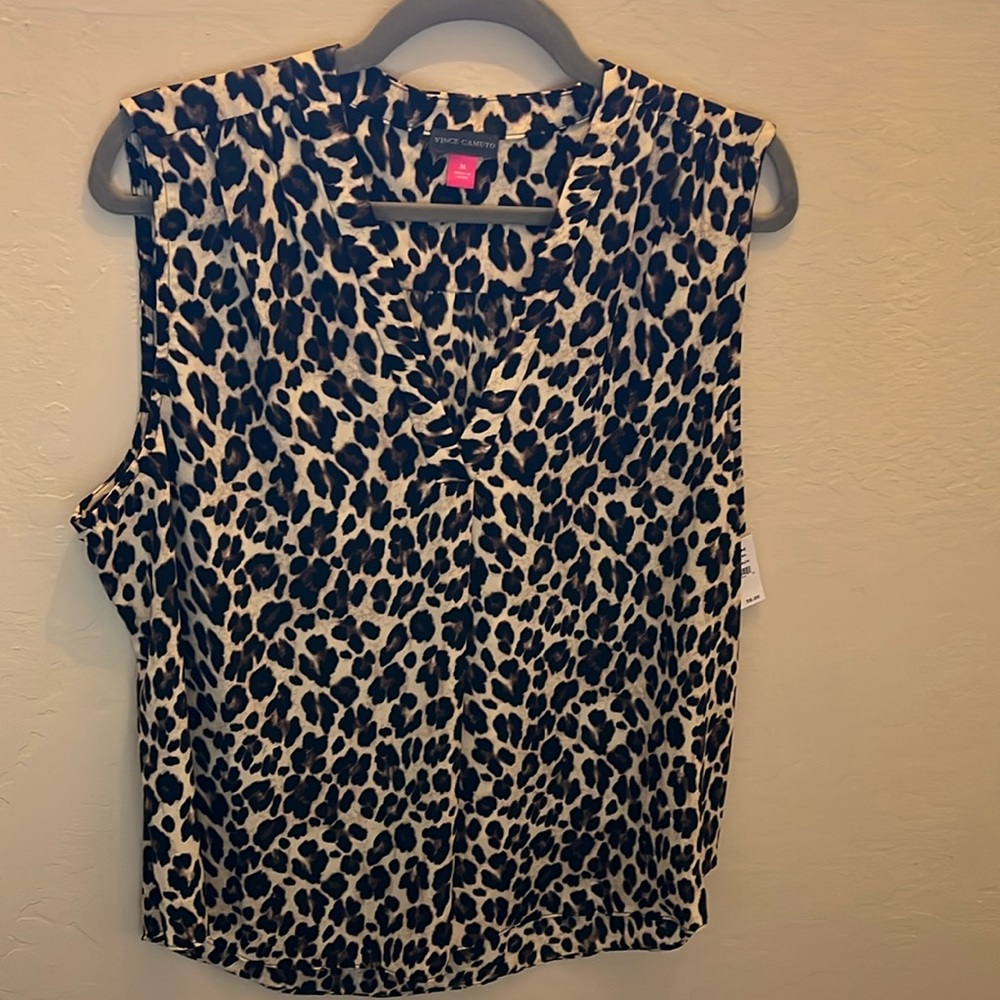 NWT Women’s Vince Camuto Leopard Sleeveless Blouse